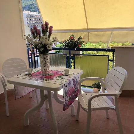 Couette-café The Place Piazza Lauro Sorrente